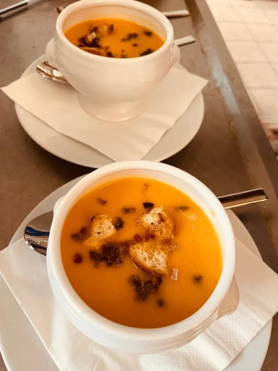 Pourquoi manger local? Et pourquoi choisir l'épicerie U Cucchjulinu et le bar restaurant Honolulu, à la plaine de Peri à Ajaccio, Ajaccio, SAS T.PRIM