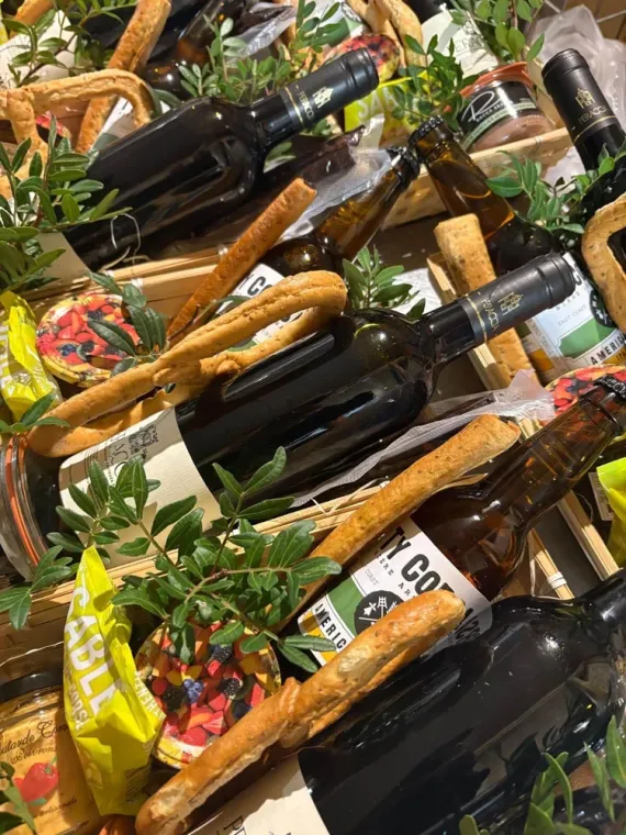 Pourquoi manger local? Et pourquoi choisir l'épicerie U Cucchjulinu et le bar restaurant Honolulu, à la plaine de Peri à Ajaccio, Ajaccio, SAS T.PRIM