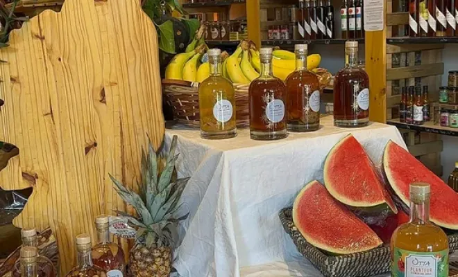 Epicerie U Cucchjulinu accueille les rhums arrangés Otta, Ajaccio, SAS T.PRIM